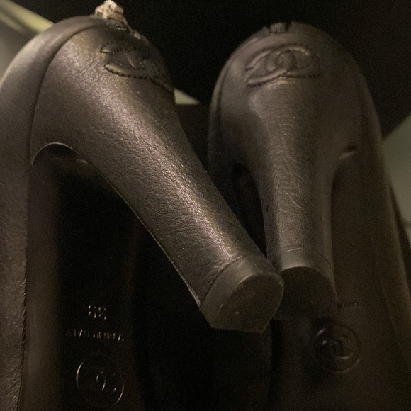 CHANEL 💯%Auth&NIB MetierDeArts RUNWAY high heel shoe booties w/ crystals & bows - Picture 12 of 15